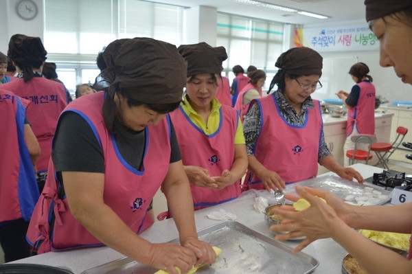 한국생활개선 신안군연합회, 추석맞이 사랑 나눔 행사..