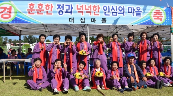 전국 최고령 농촌건강장수 밴드체조팀 재능기부 공연 1