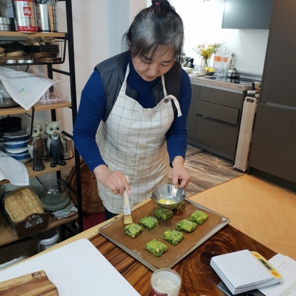 “시금치의 변신?”시금치빵 먹고 나도 뽀빠이!..'도초면 이해진씨, 시금치를 이용한 다양한 빵 개발' 1