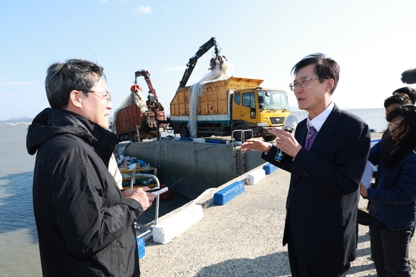 2024.10.23_해수부장관 신안 방문(해양폐기물 관련) 3