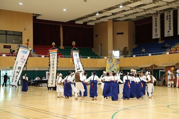 신안군, 제47회 전남민속예술축제 청소년부 대상 쾌거..'비금도 주민들의 전통민속예술 보전과 전승 결실 맺어'1