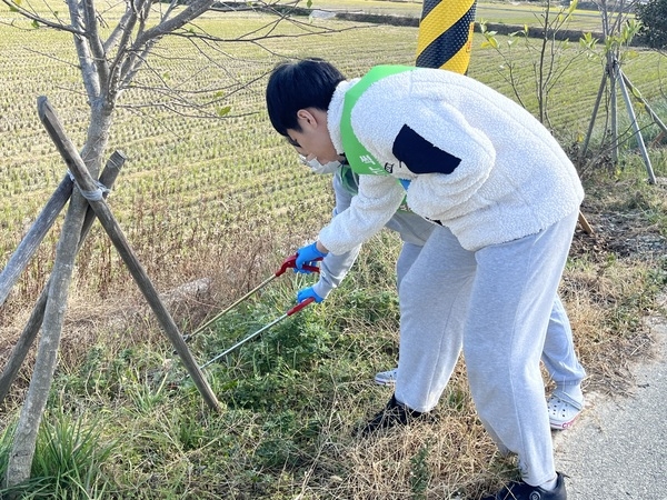 하의중·고등학교, 신안군 섬청소의 날 주요시설 환경정화활동 펼쳐..'학교 및 주요시설 환경미화 및 일회용품 줄이기 캠페인' 3